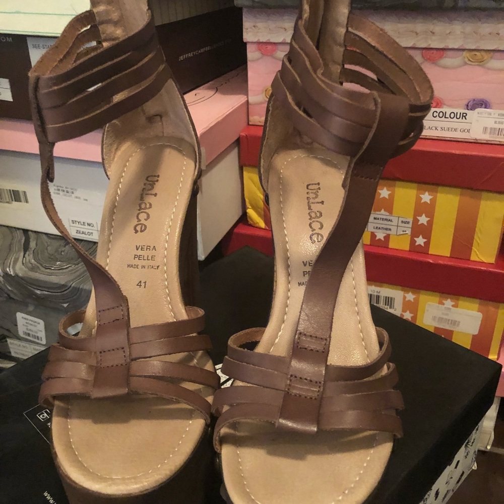 Sandals - Picture 3 of 4